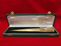 Sculptura unica in bronz, semnata C. Charles si intitulata Le Temple